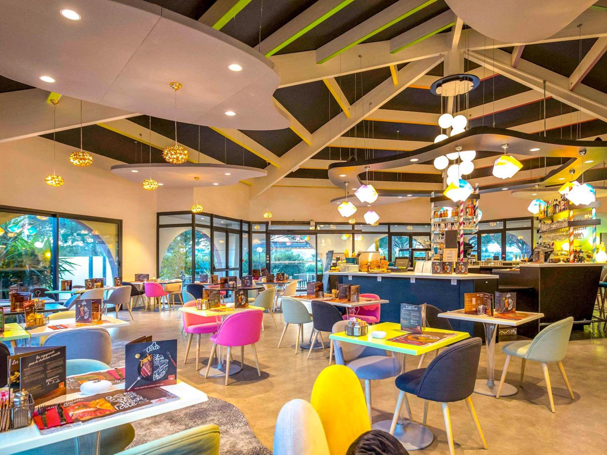 Отель Ibis Styles Frejus St Raphael Экстерьер фото
